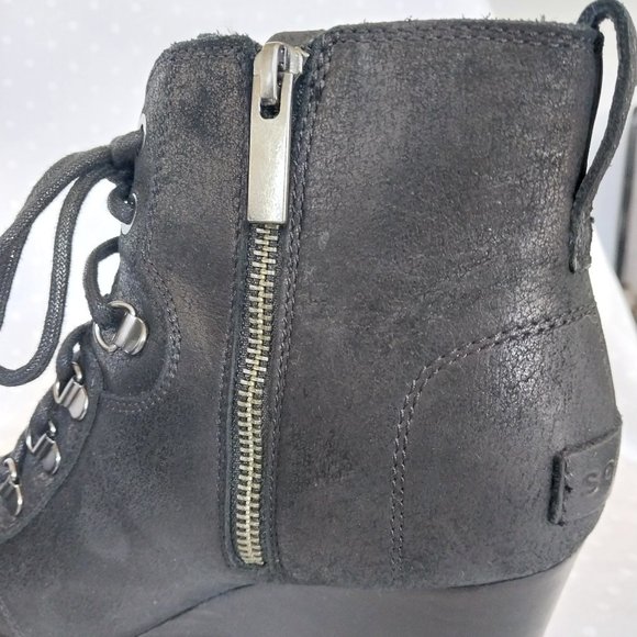 Sorel Women's Joan Uptown Black Oiled Leather Waterproof Lace Up Bootie - Picture 4 of 11